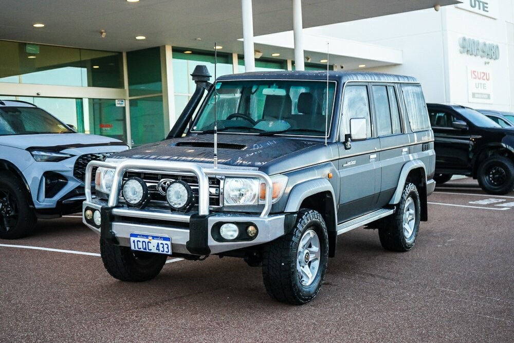 Toyota Landcruiser image 4