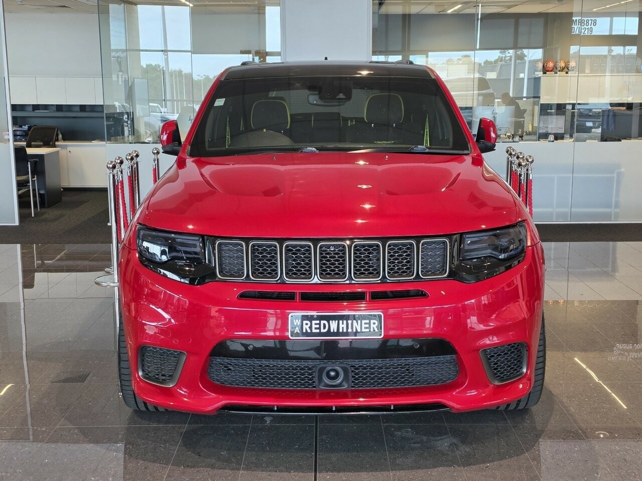 Jeep Grand Cherokee image 1