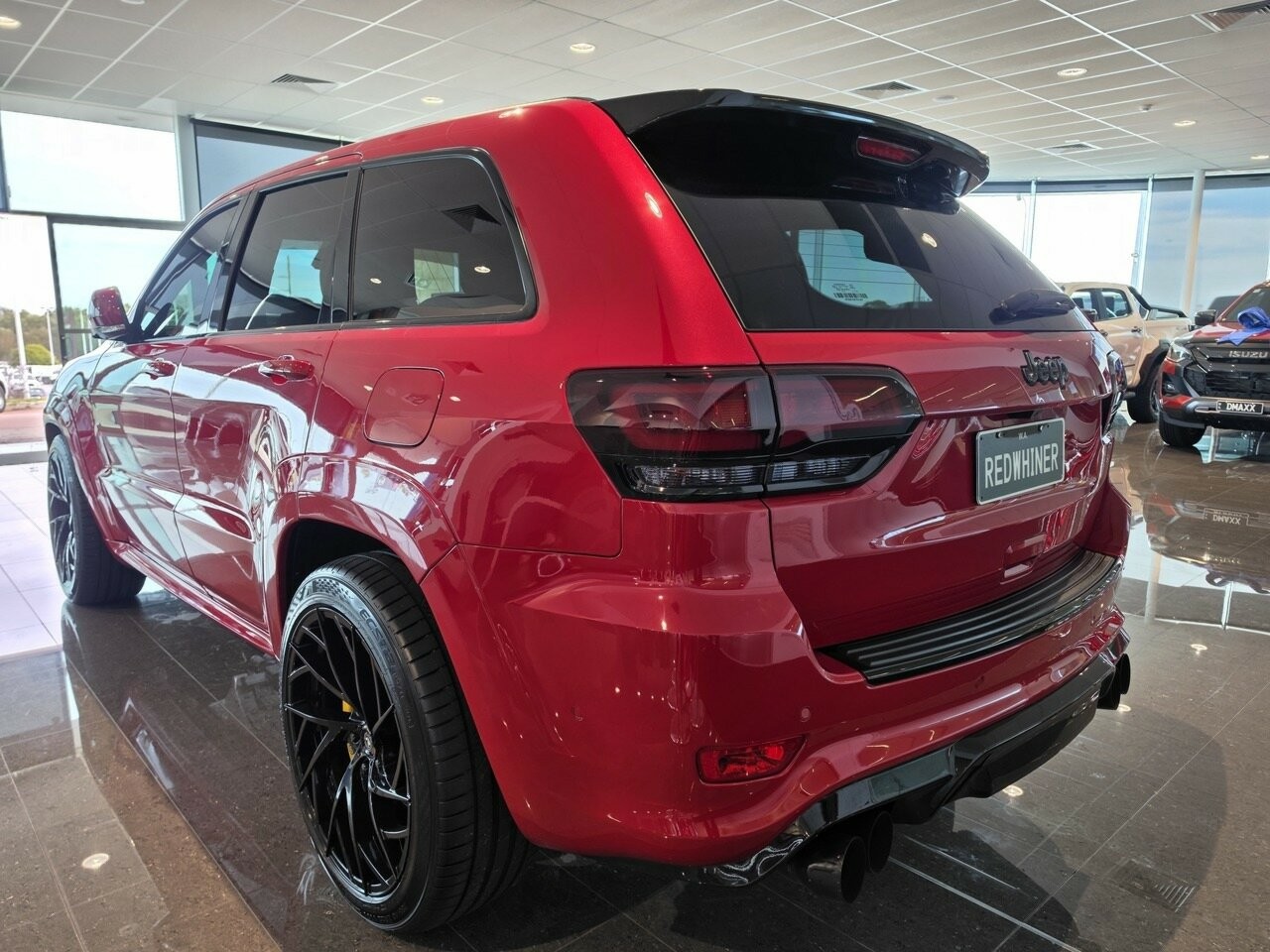 Jeep Grand Cherokee image 4