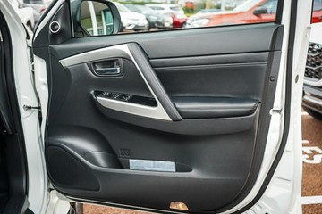 https://vehicle-cdn.autoleague.cloud/4103_21010321_18.jpg