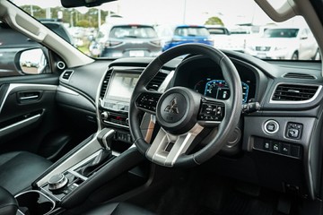 https://vehicle-cdn.autoleague.cloud/4103_21010321_20.jpg