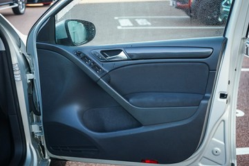 https://vehicle-cdn.autoleague.cloud/4103_21010325_17.jpg