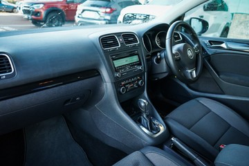 https://vehicle-cdn.autoleague.cloud/4103_21010325_24.jpg