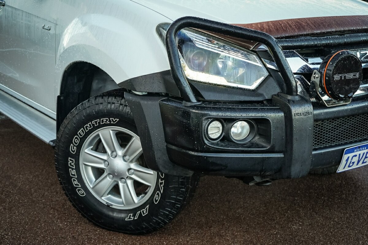 Isuzu D-max image 2