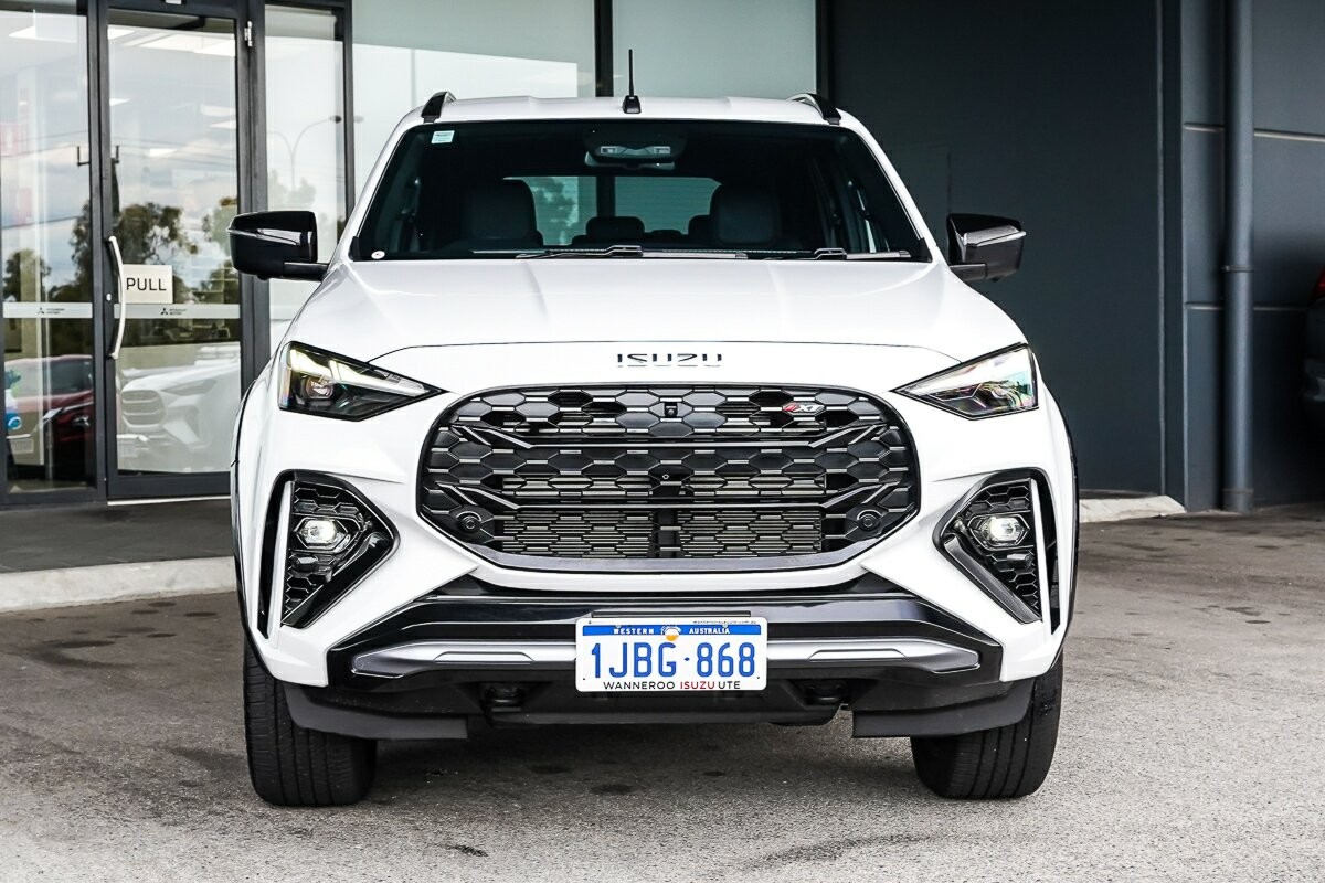 Isuzu Mu-x image 3