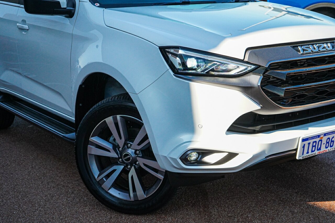 Isuzu Mu-x image 2