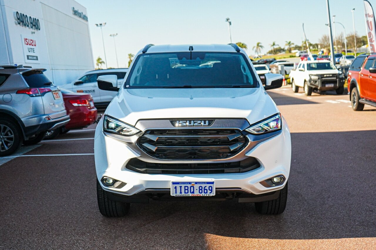 Isuzu Mu-x image 3