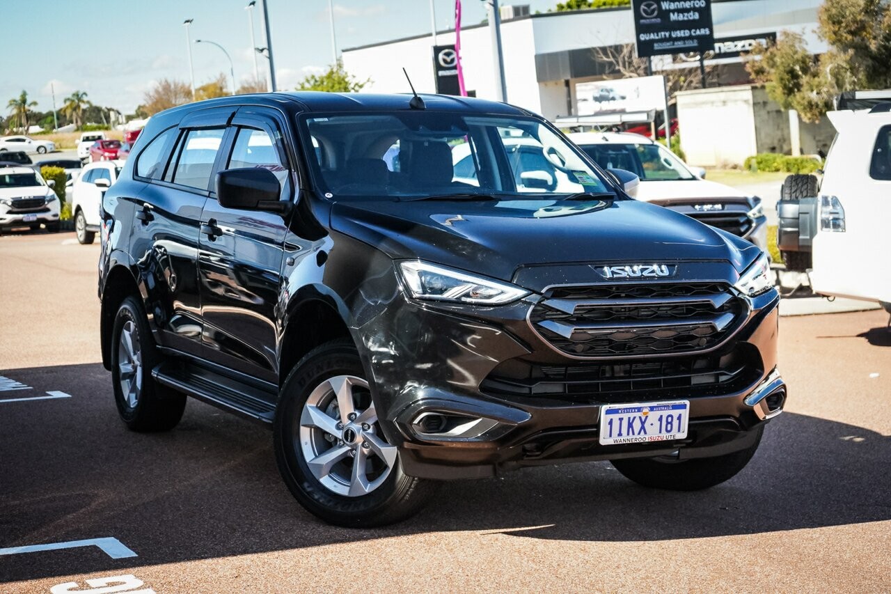 Isuzu Mu-x image 1