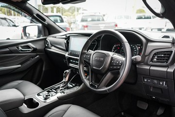 https://vehicle-cdn.autoleague.cloud/4103_950446804_20.jpg