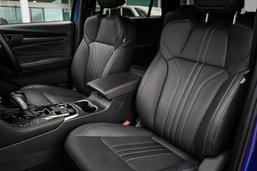 https://vehicle-cdn.autoleague.cloud/4103_950446804_26.jpg