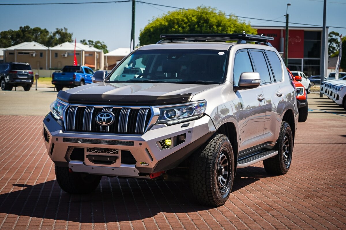 Toyota Landcruiser Prado image 3