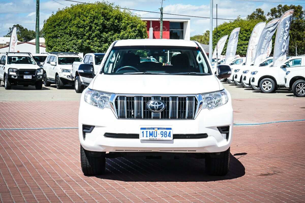 Toyota Landcruiser Prado image 3