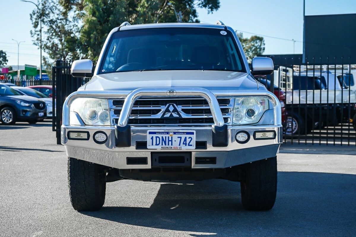Mitsubishi Pajero image 3