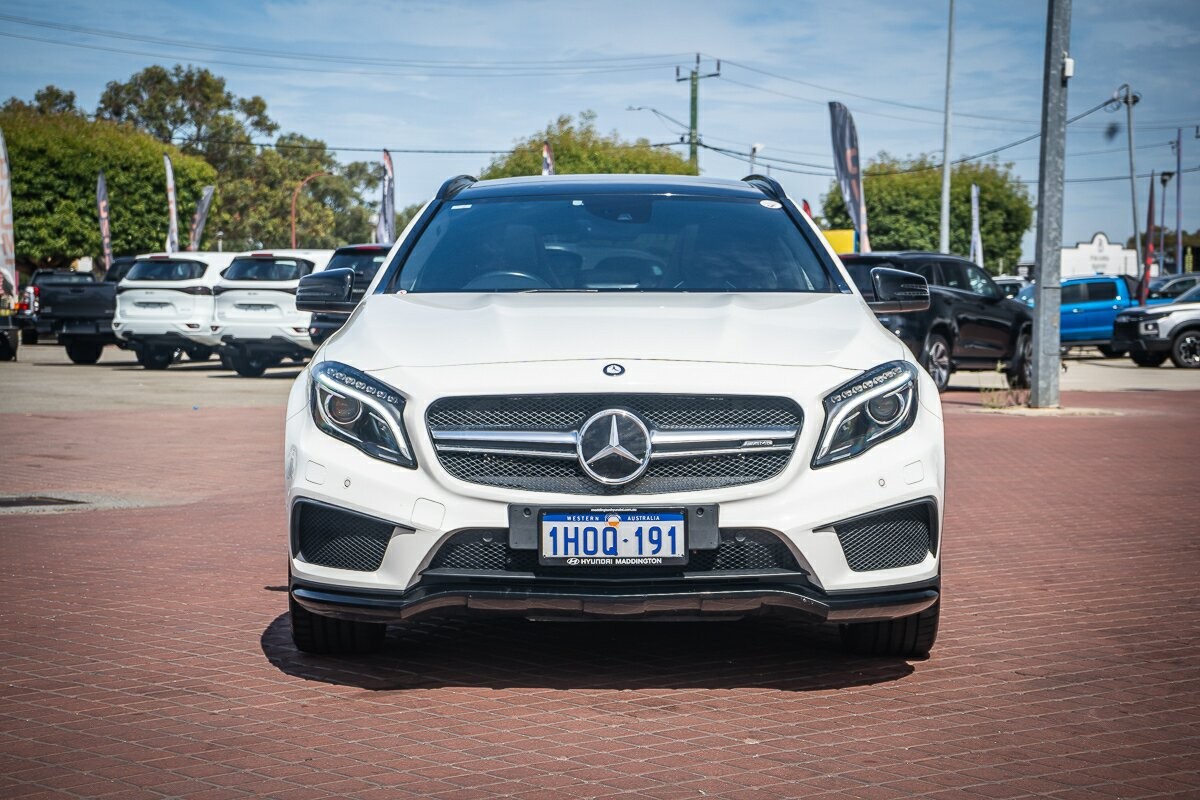 Mercedes Benz Gla-class image 2