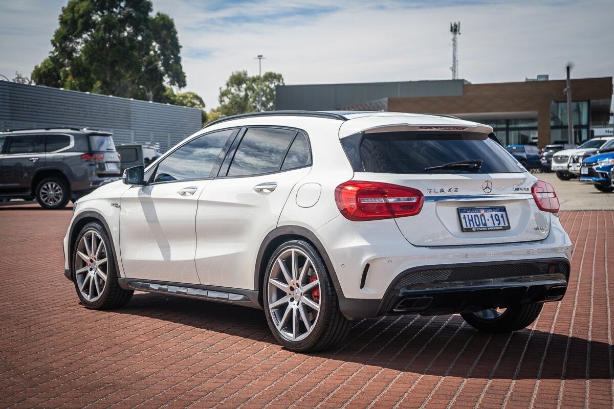 Mercedes Benz Gla-class image 4