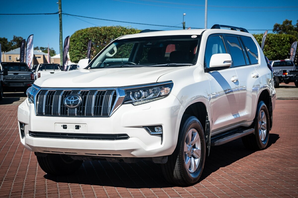 Toyota Landcruiser Prado image 3