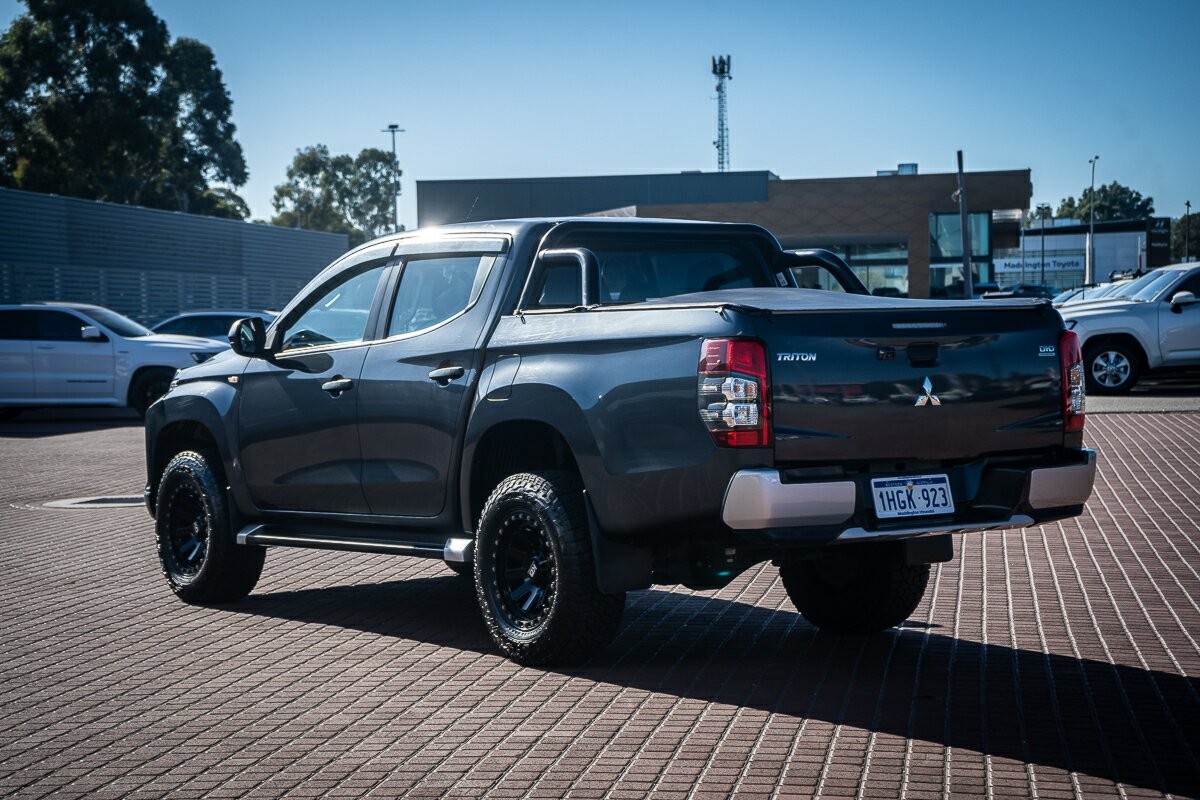 Mitsubishi Triton image 4