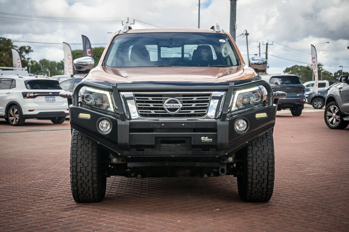 Nissan Navara image 2