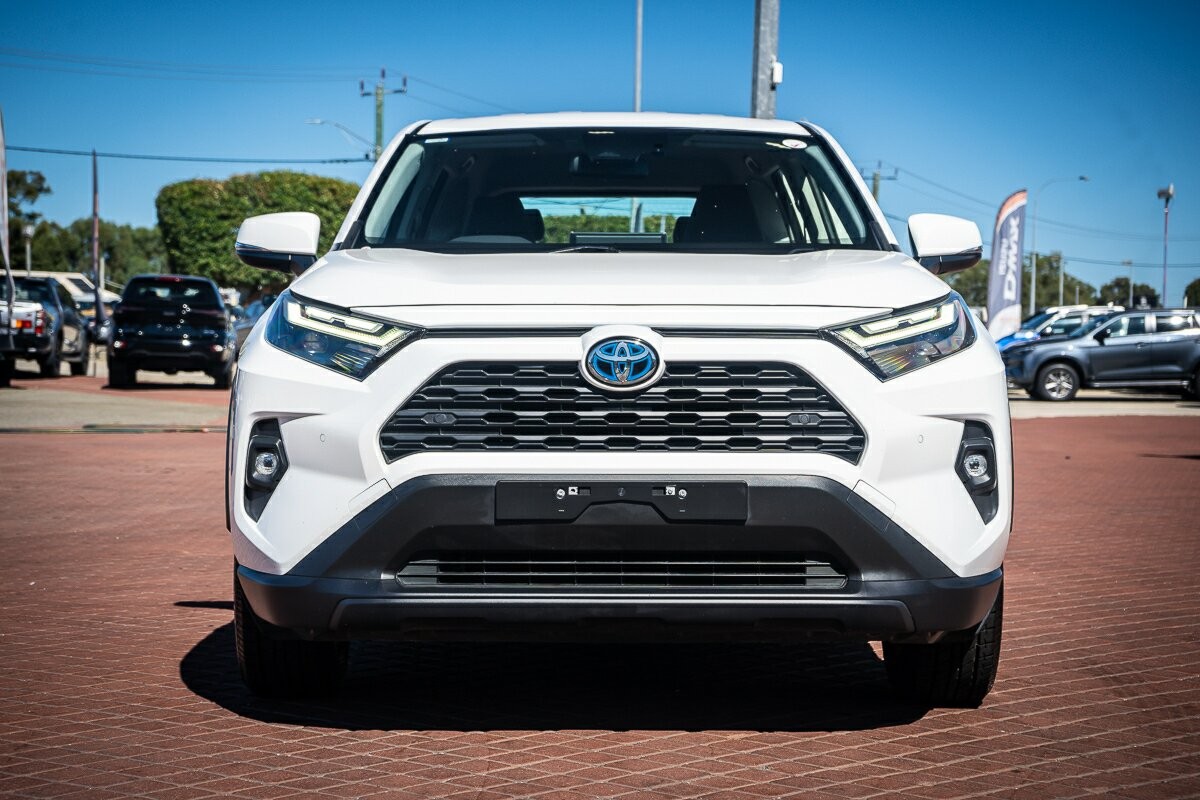 Toyota Rav4 image 2