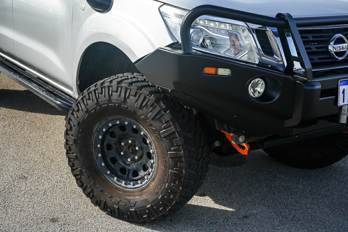 Nissan Navara image 2