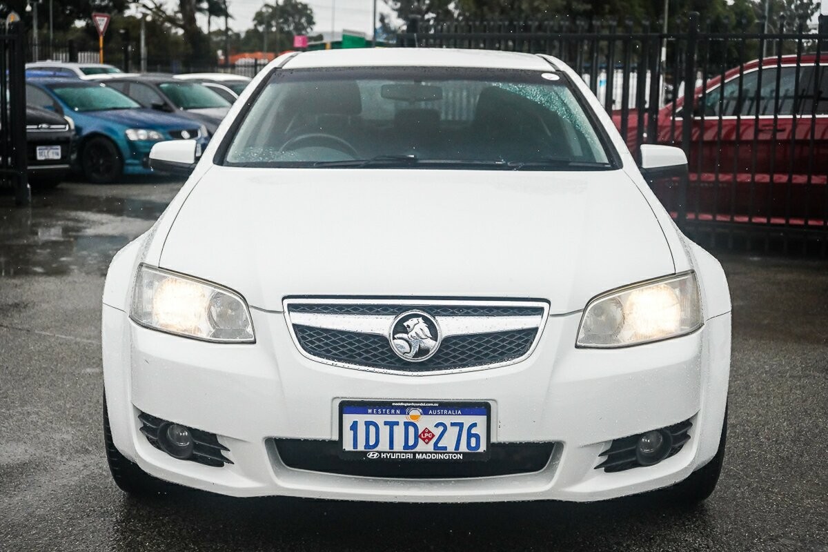 Holden Berlina image 3