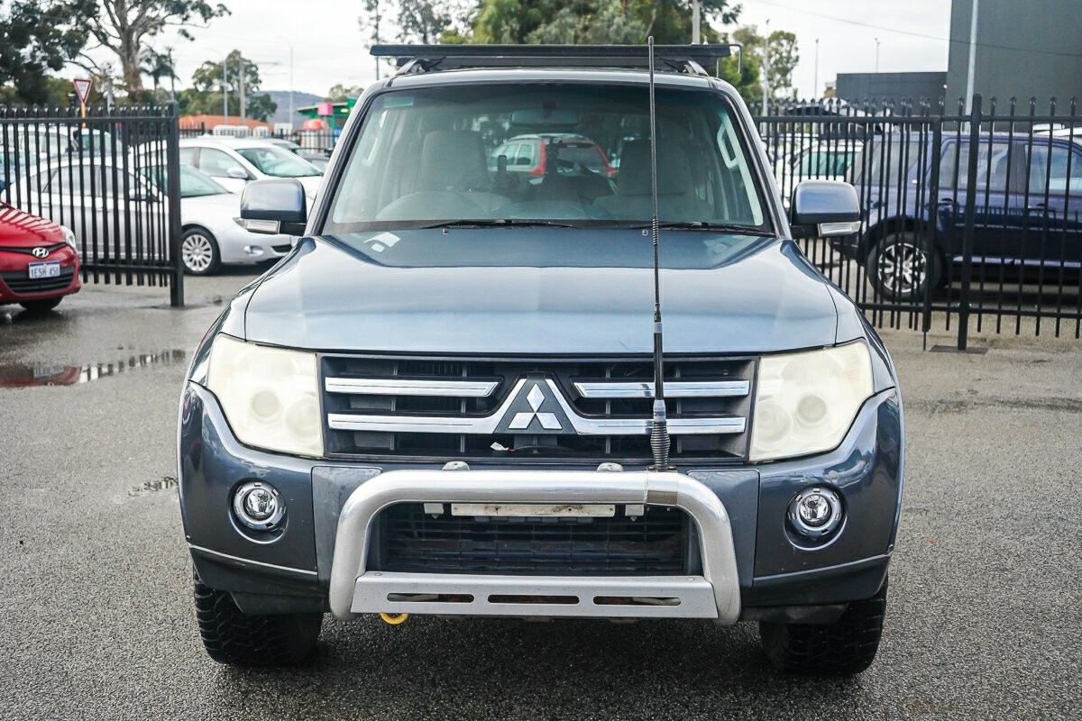 Mitsubishi Pajero image 3