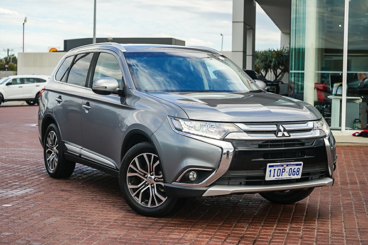 Mitsubishi Outlander image 1