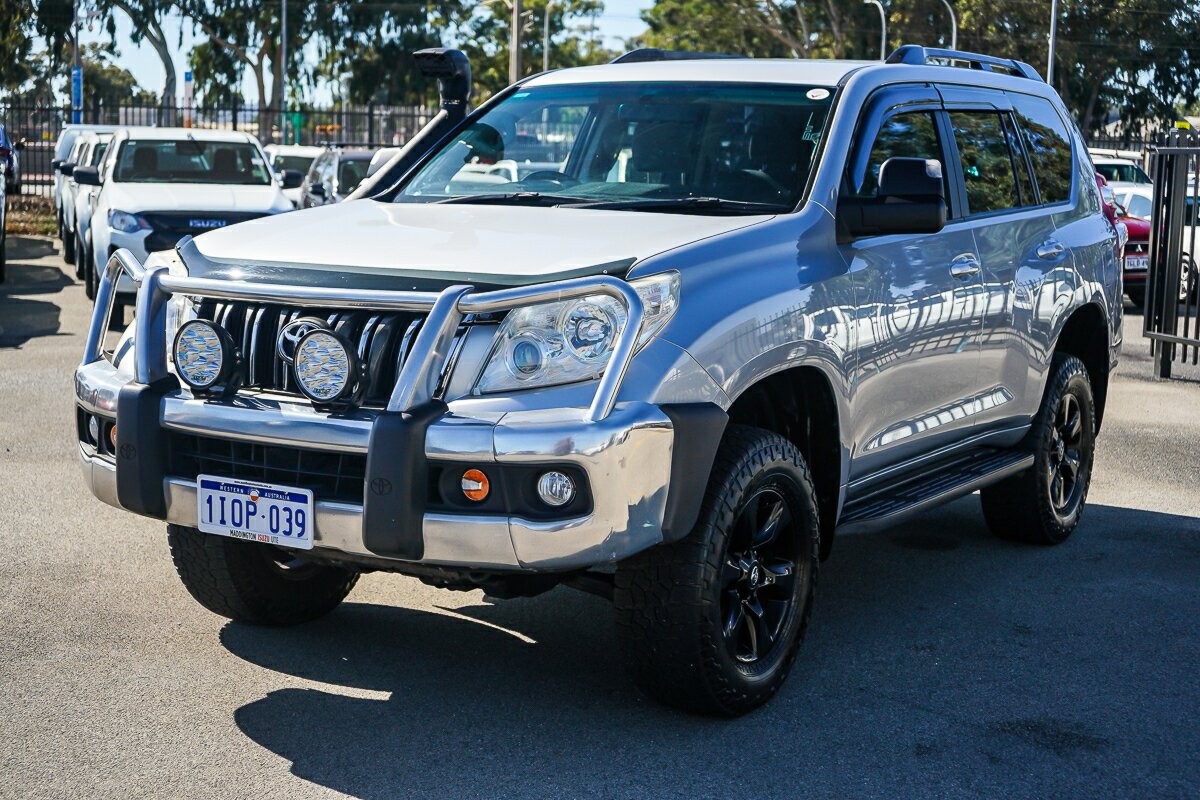 Toyota Landcruiser Prado image 4