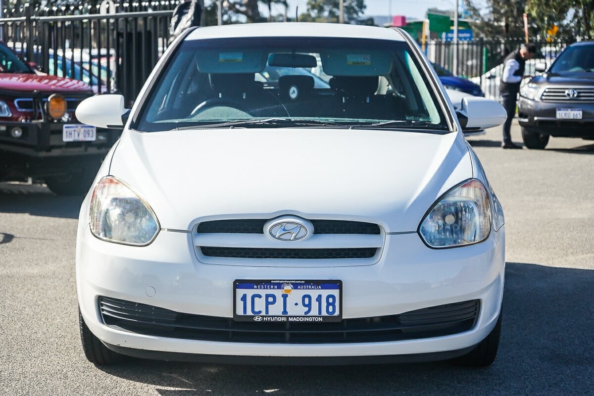 Hyundai Accent image 3