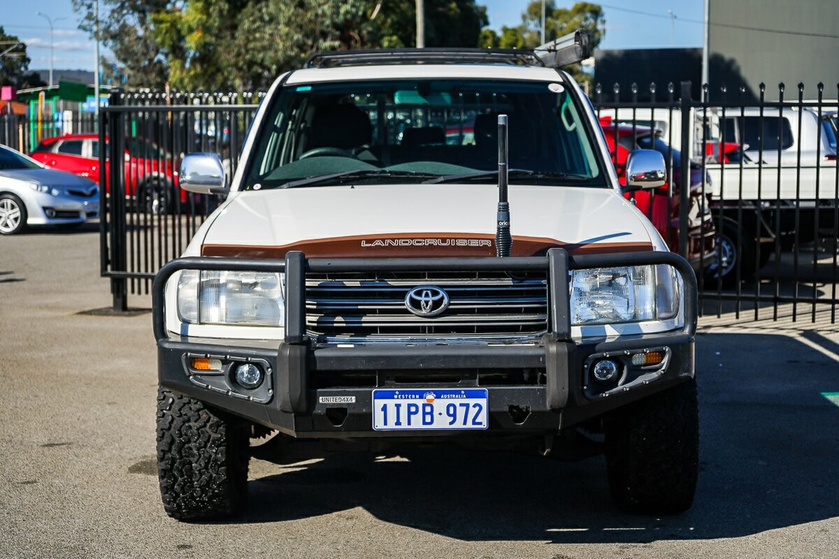 Toyota Landcruiser image 3