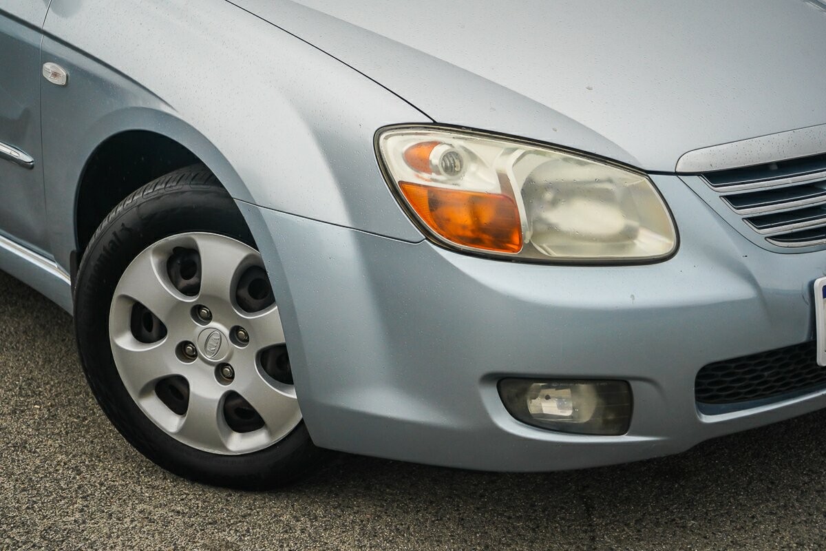 Kia Cerato image 2