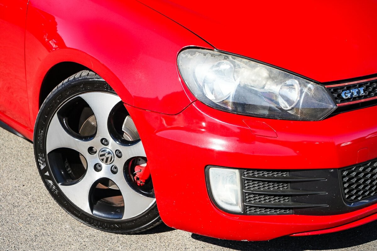 Volkswagen Golf image 2