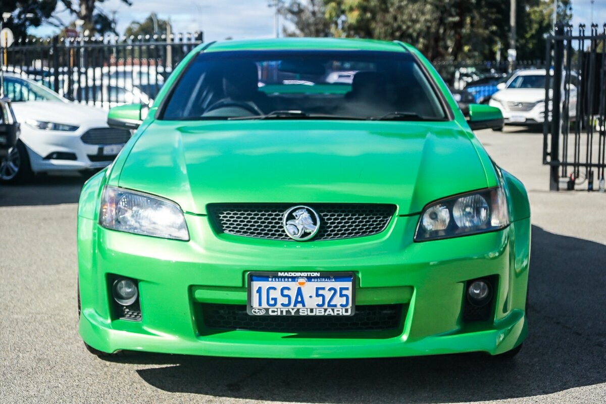 Holden Commodore image 3