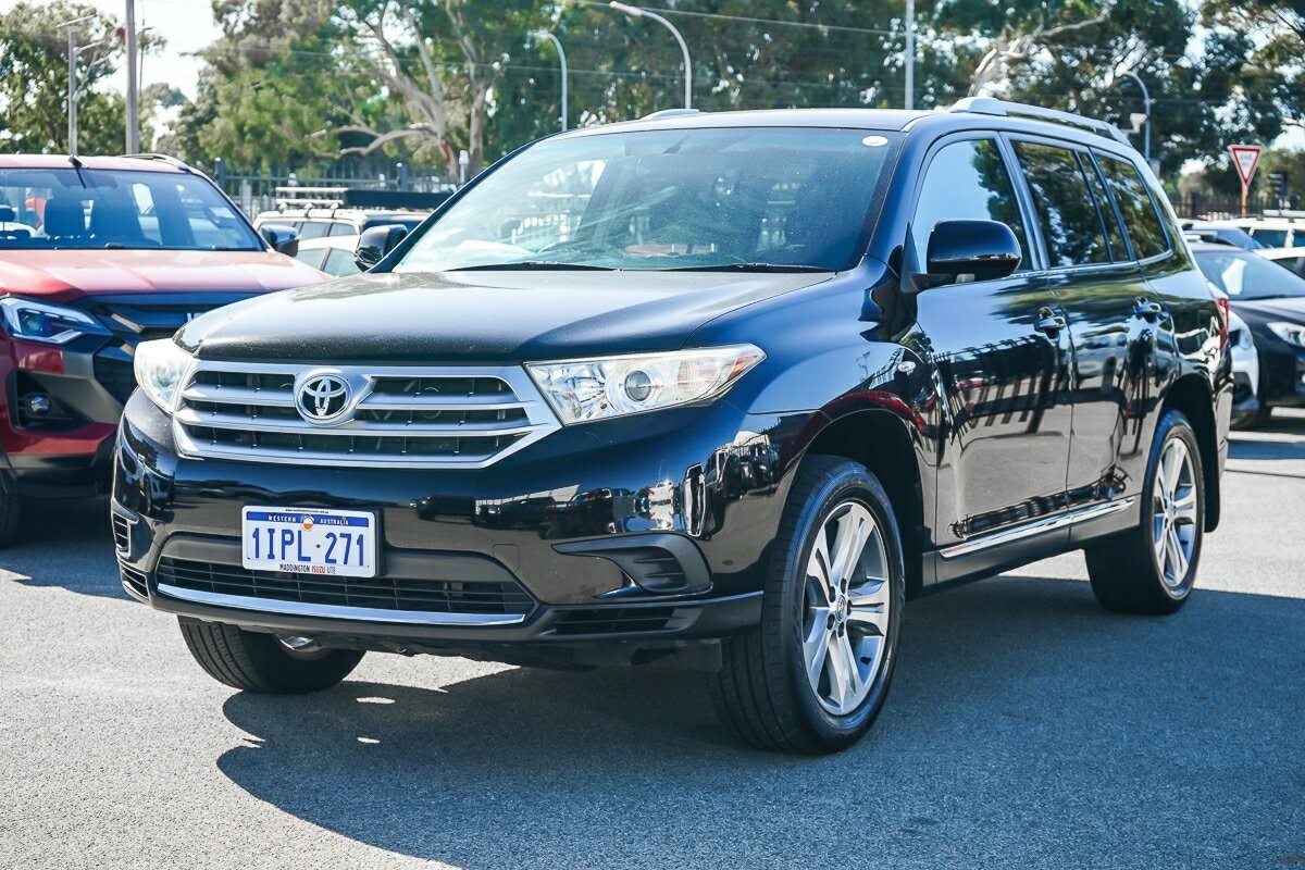 Toyota Kluger image 4