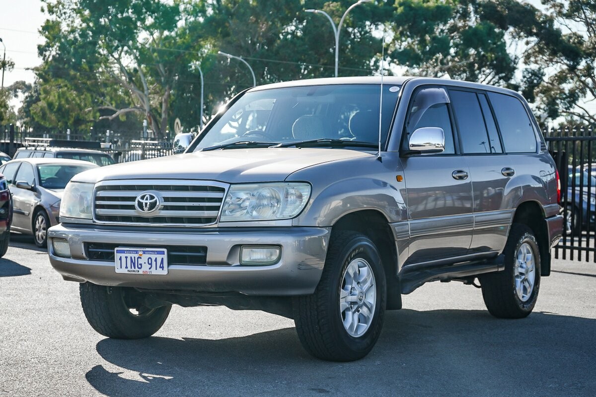 Toyota Landcruiser image 3