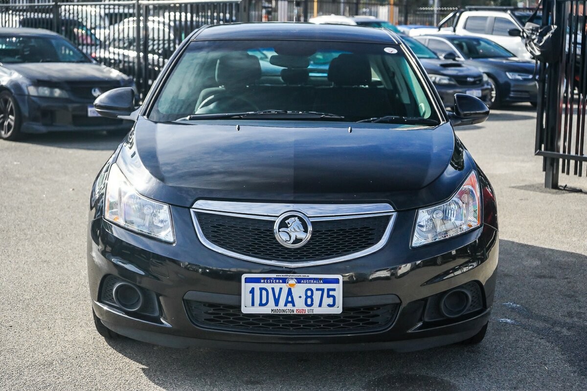 Holden Cruze image 3