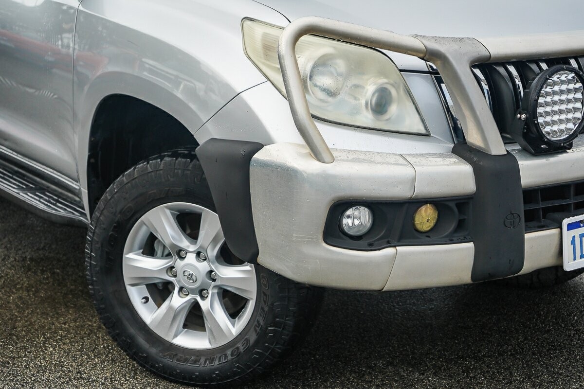 Toyota Landcruiser Prado image 2