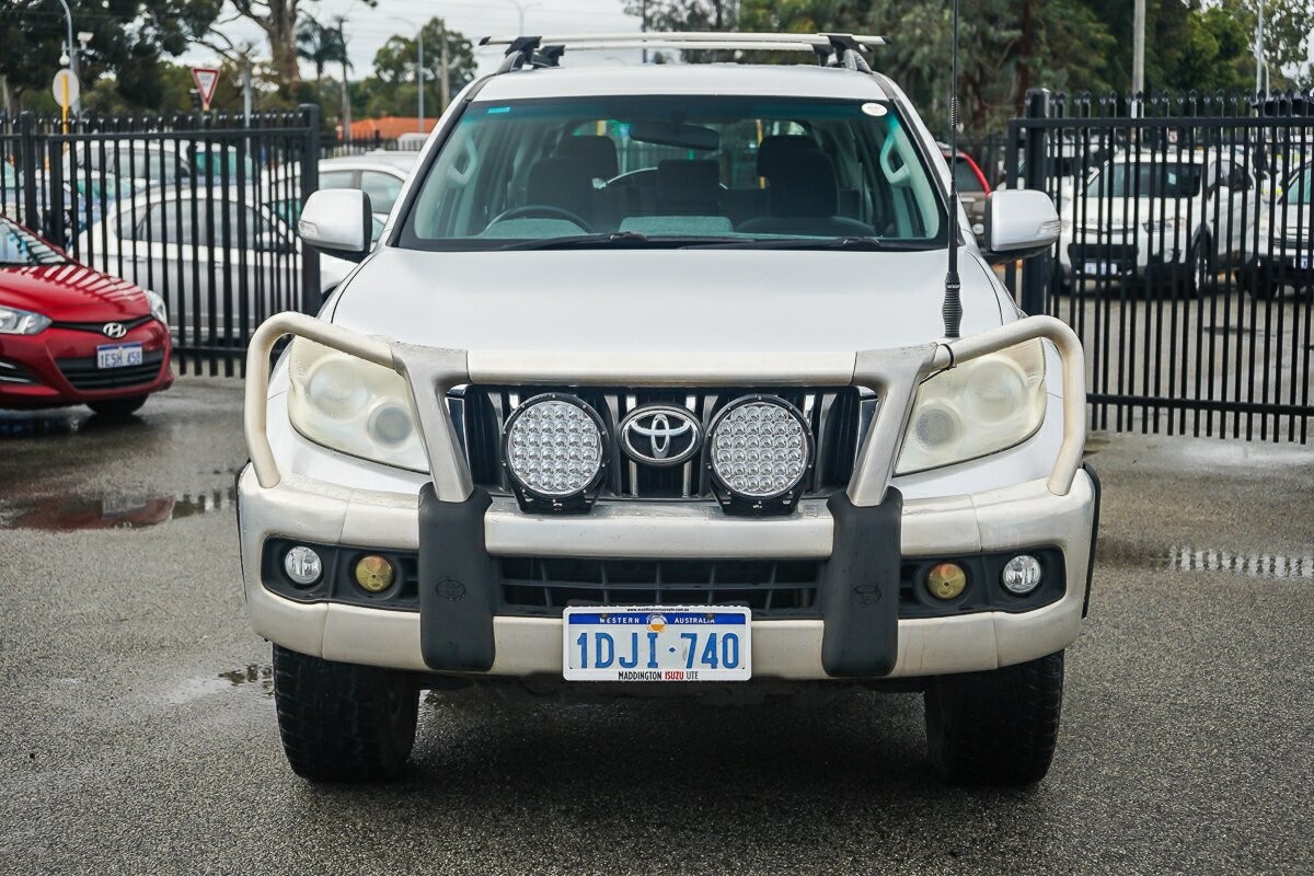 Toyota Landcruiser Prado image 3