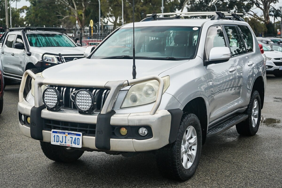 Toyota Landcruiser Prado image 4
