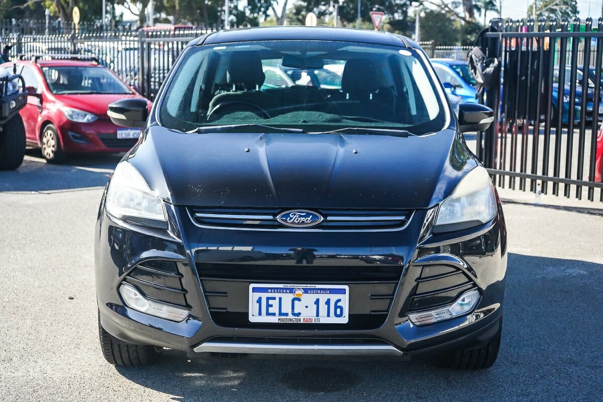 Ford Kuga image 3