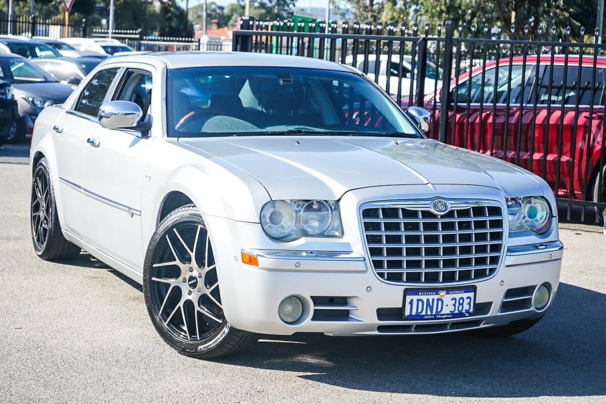 Chrysler 300c image 1