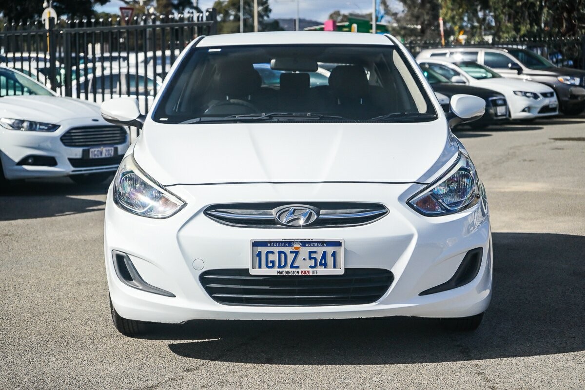 Hyundai Accent image 3