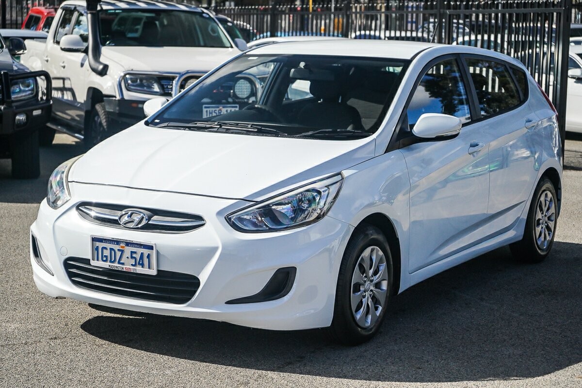 Hyundai Accent image 4