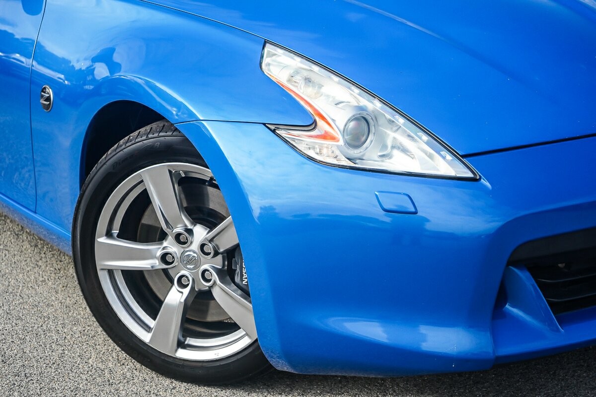 Nissan 370z image 2