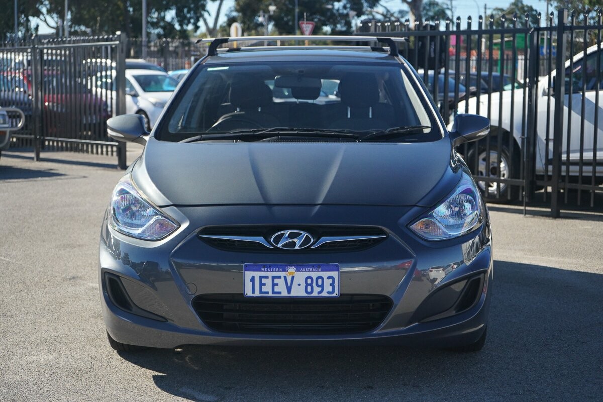 Hyundai Accent image 3