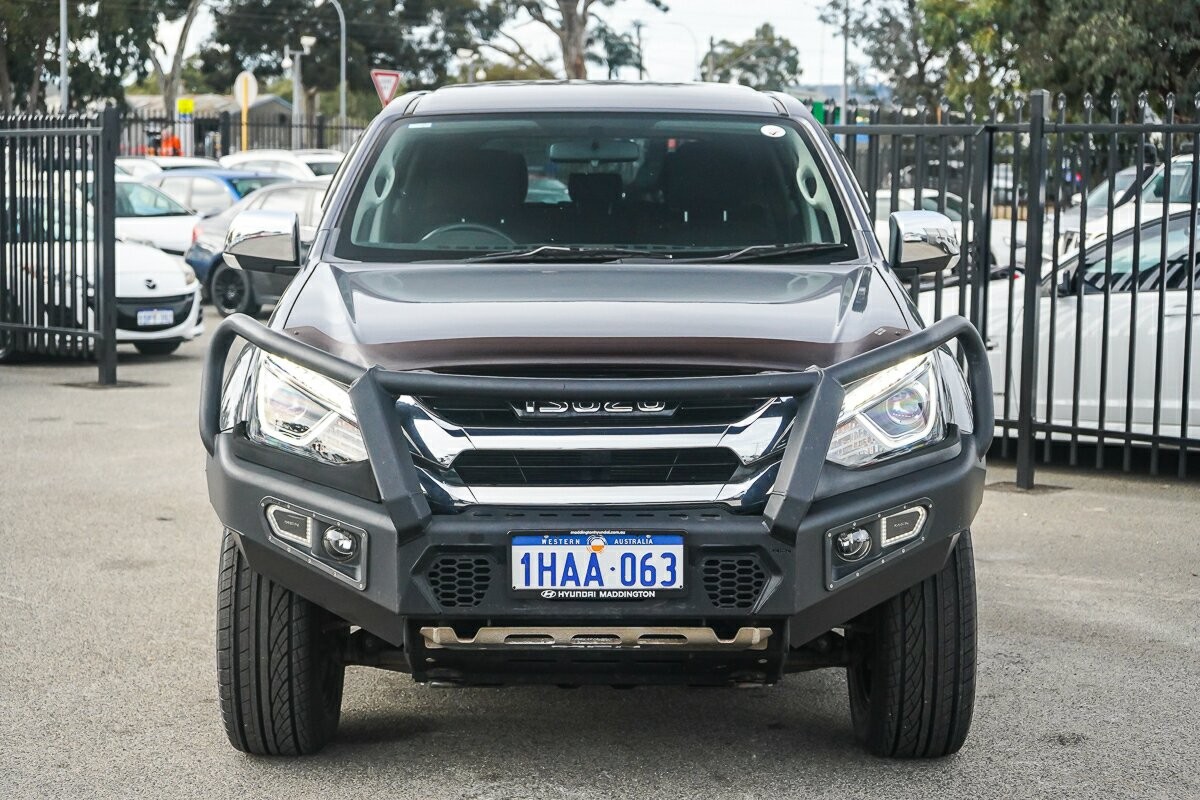 Isuzu Mu-x image 3