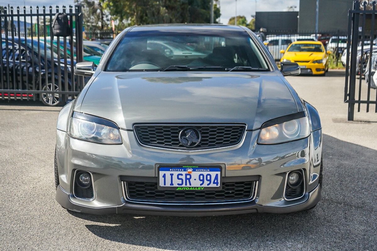 Holden Commodore image 3