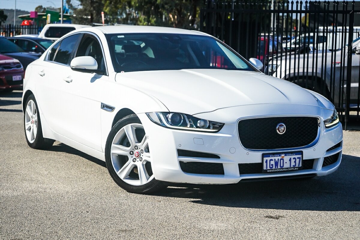 Jaguar Xe image 1