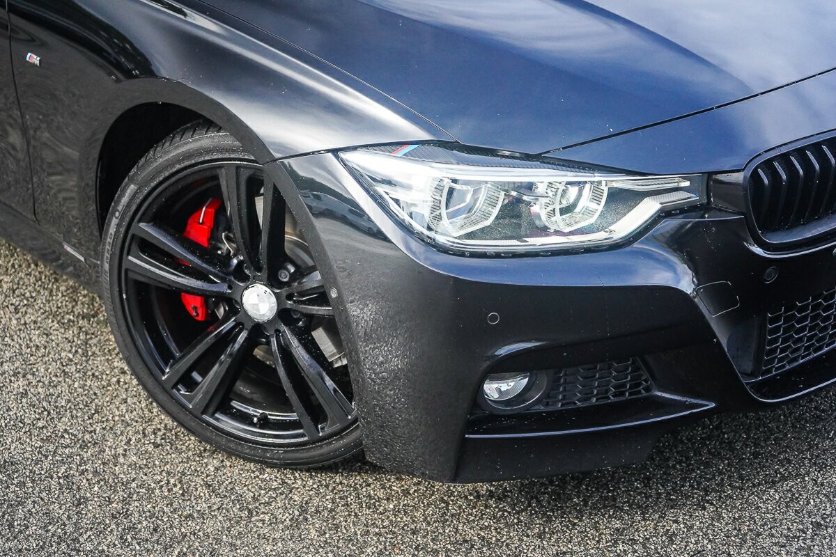 BMW 3 Series image 2