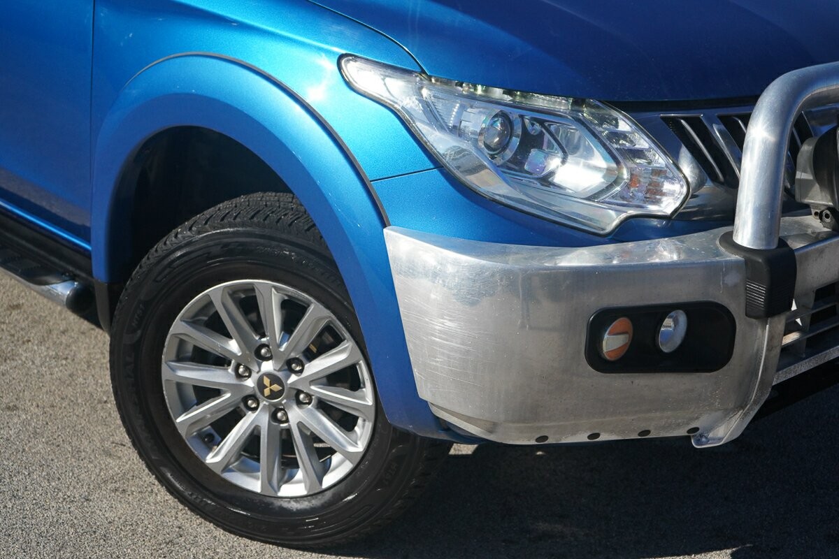 Mitsubishi Triton image 2